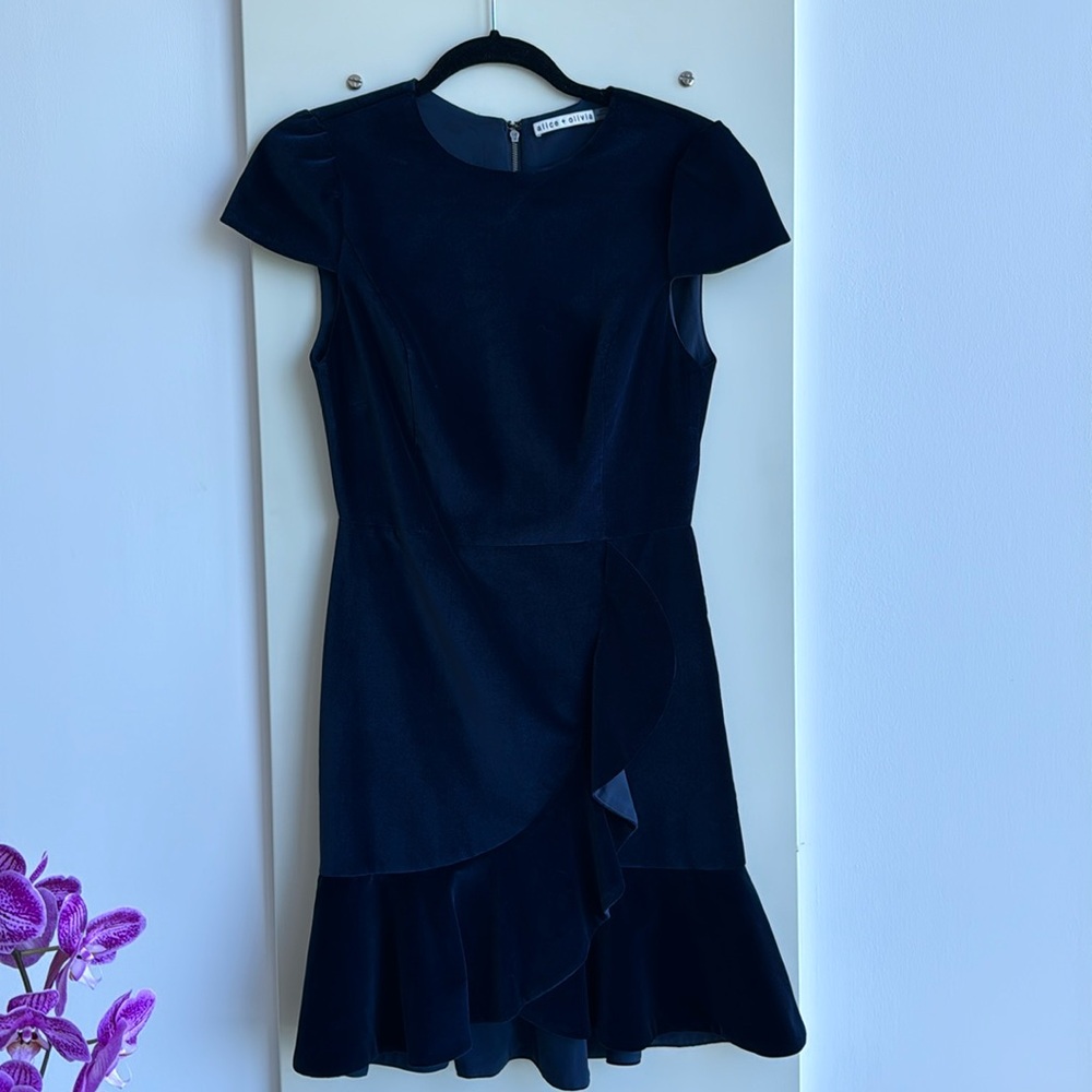 Alice+Olivia dress Size 4 velvet navy